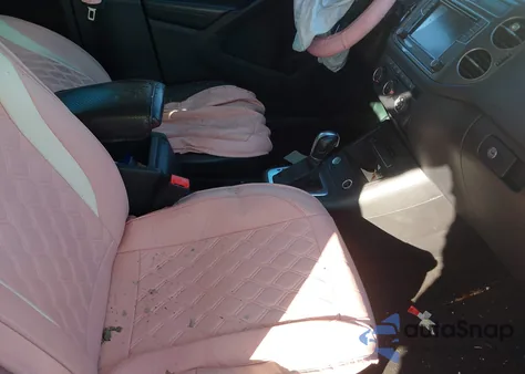 2017 Volkswagen Tiguan 2.0T Wolfsburg Edition z USA, uszkodzony, nr VIN WVGSV7AX9HW500564